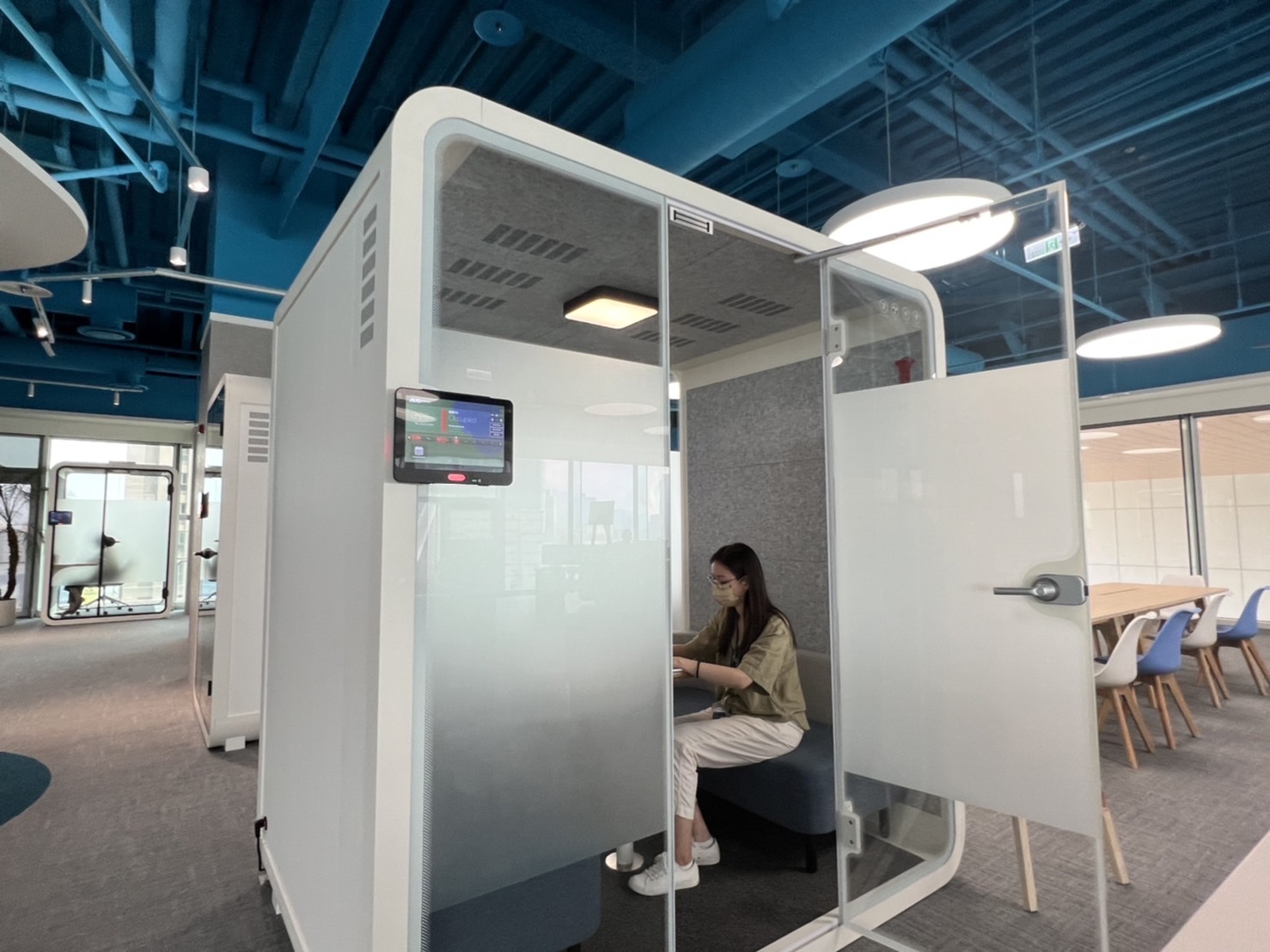 抖圈高雄據點的智慧行動辦公艙，展現抖圈在面板以外的研發應用軟實力